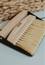 Load image into Gallery viewer, Hand broom / Mini Sweep
